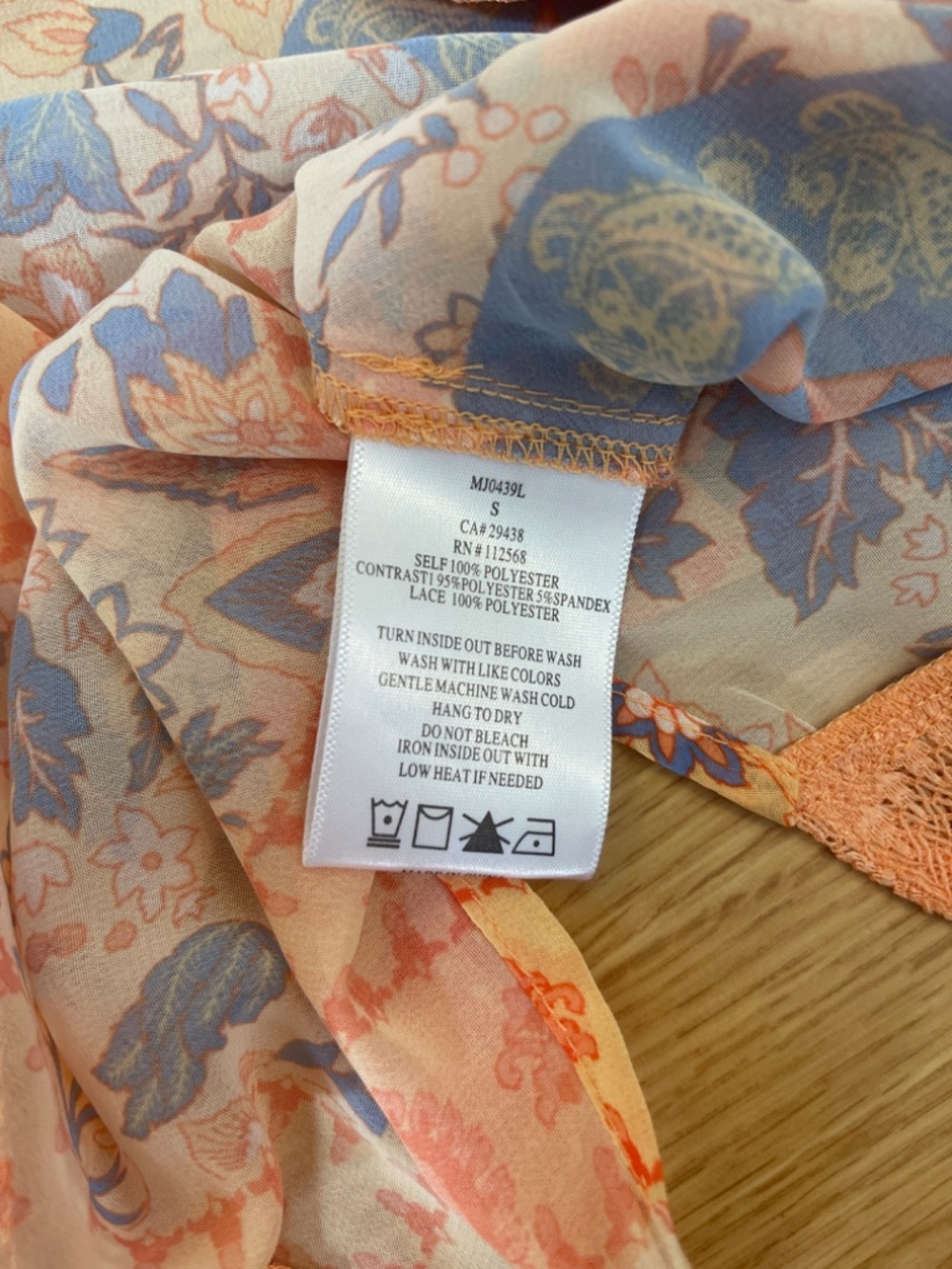 Miss Me Orange Paisley Crochet Western Boho Kimono Top Size Small - Picture 7 of 10